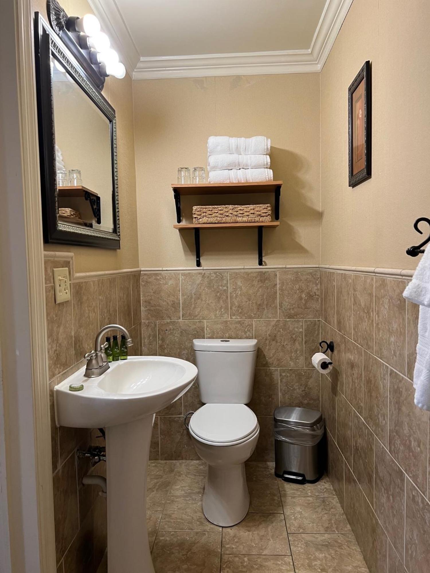The Mount Vernon Inn エクステリア 写真