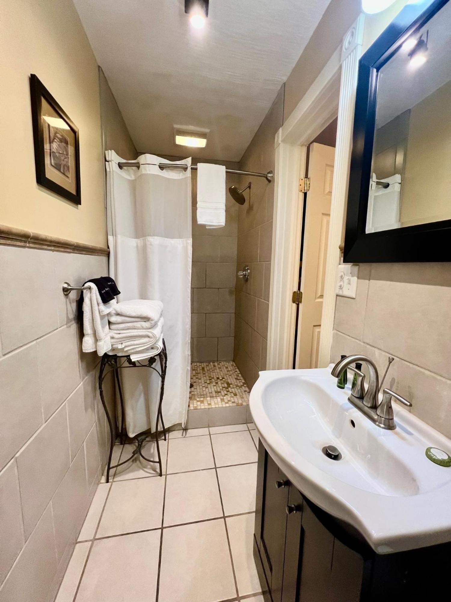 The Mount Vernon Inn エクステリア 写真