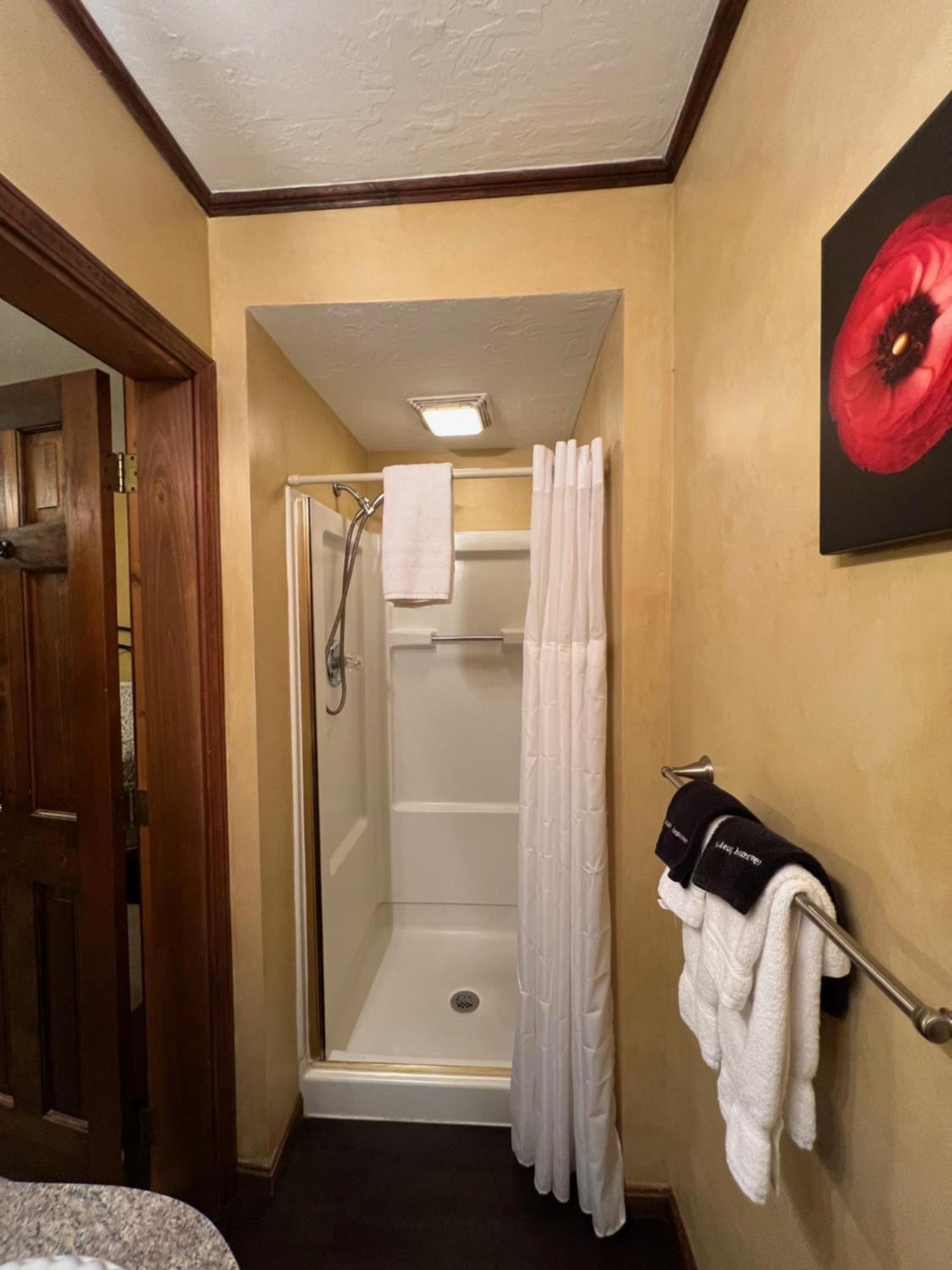 The Mount Vernon Inn エクステリア 写真